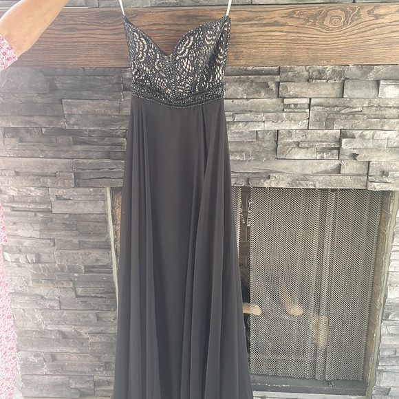 Prom gown / wedding guest. - Picture 2 of 4